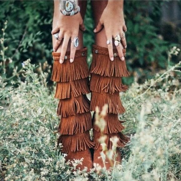 Minnetonka 5-Layer Fringe Wheat Tan Suede Leather Knee High Mocassin Boots 8 - Picture 8 of 8